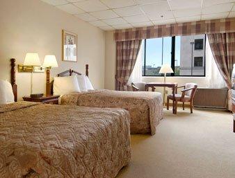 Hotel Ramada Convention Center Eau Claire Zewnętrze zdjęcie